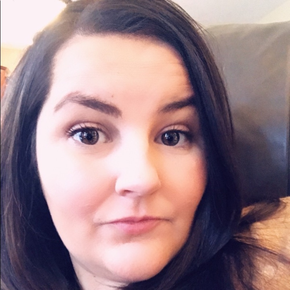 Meet your Posher, Becca